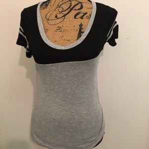 Black and gray T-shirt